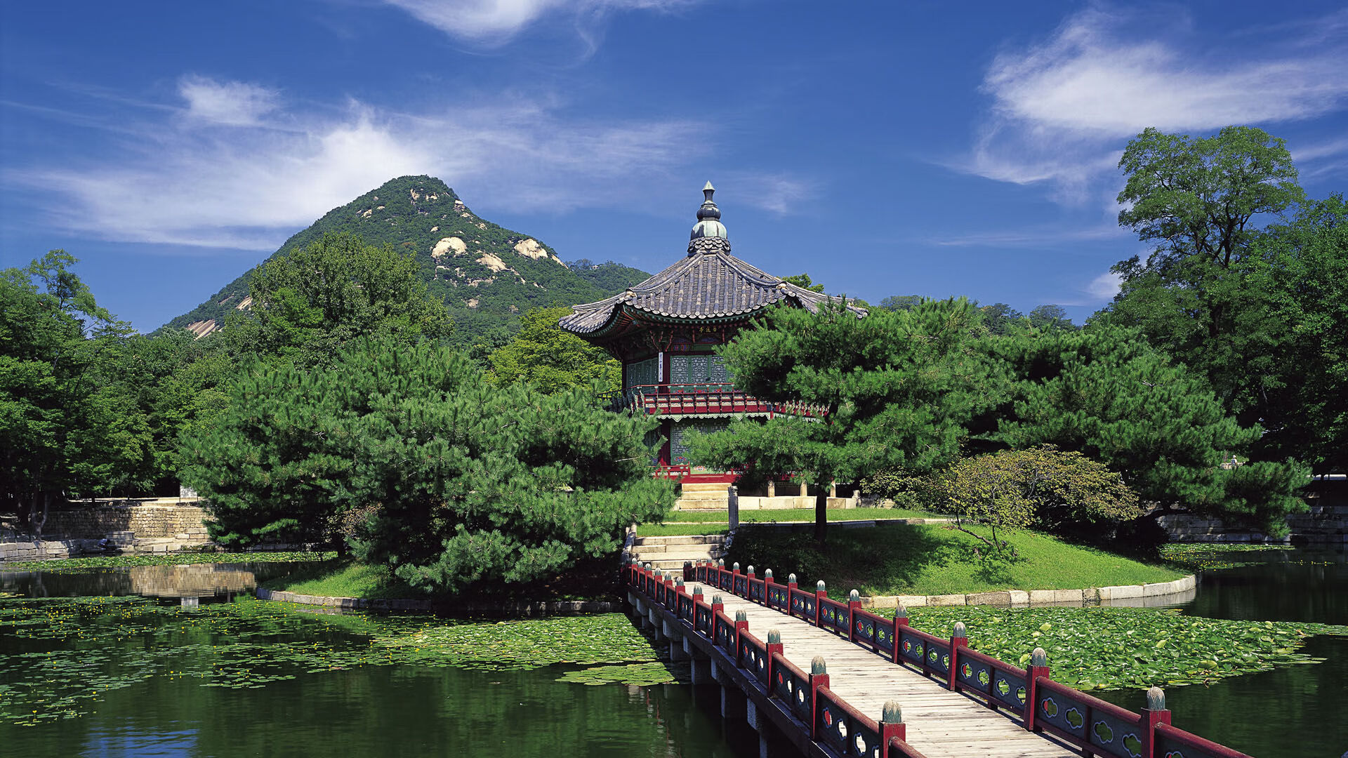 欧冠淘汰赛之夜，阿劳霍的致命一击，让悬念早早落幕