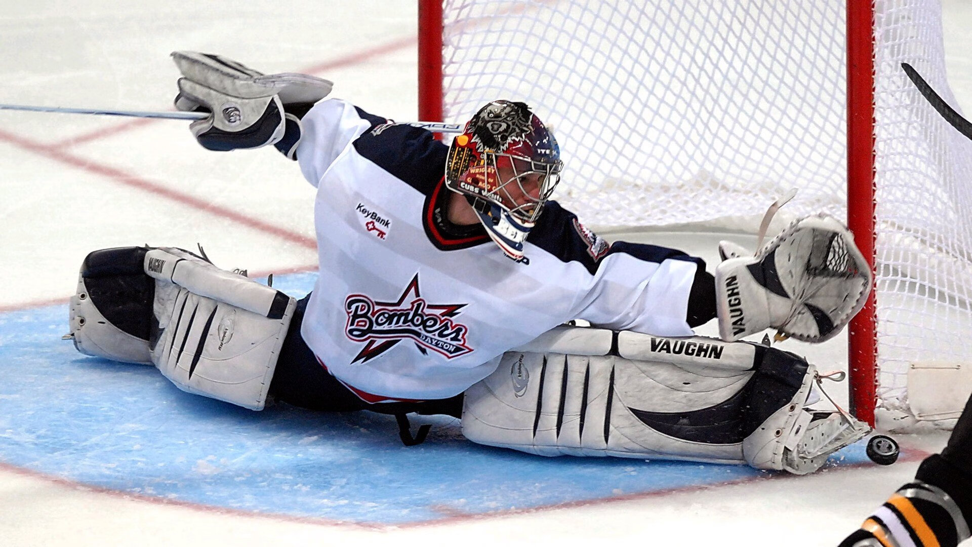 被足球诅咒的篮球之夜,当猛龙单节击溃阿森纳式防守,体育的边界在尖叫中融化