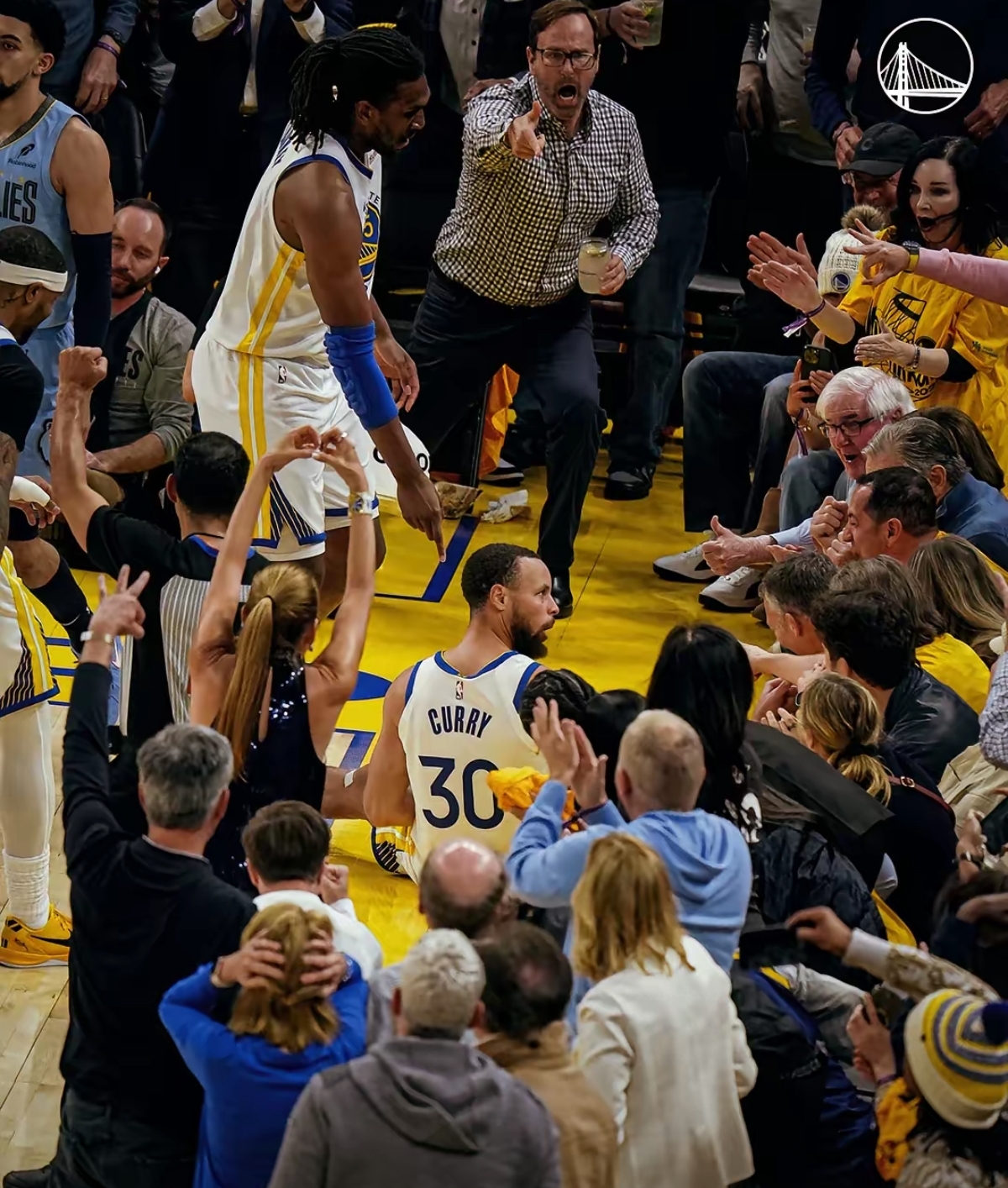 开云体育入口-勇士掀翻上海队,德罗赞带动全队节奏