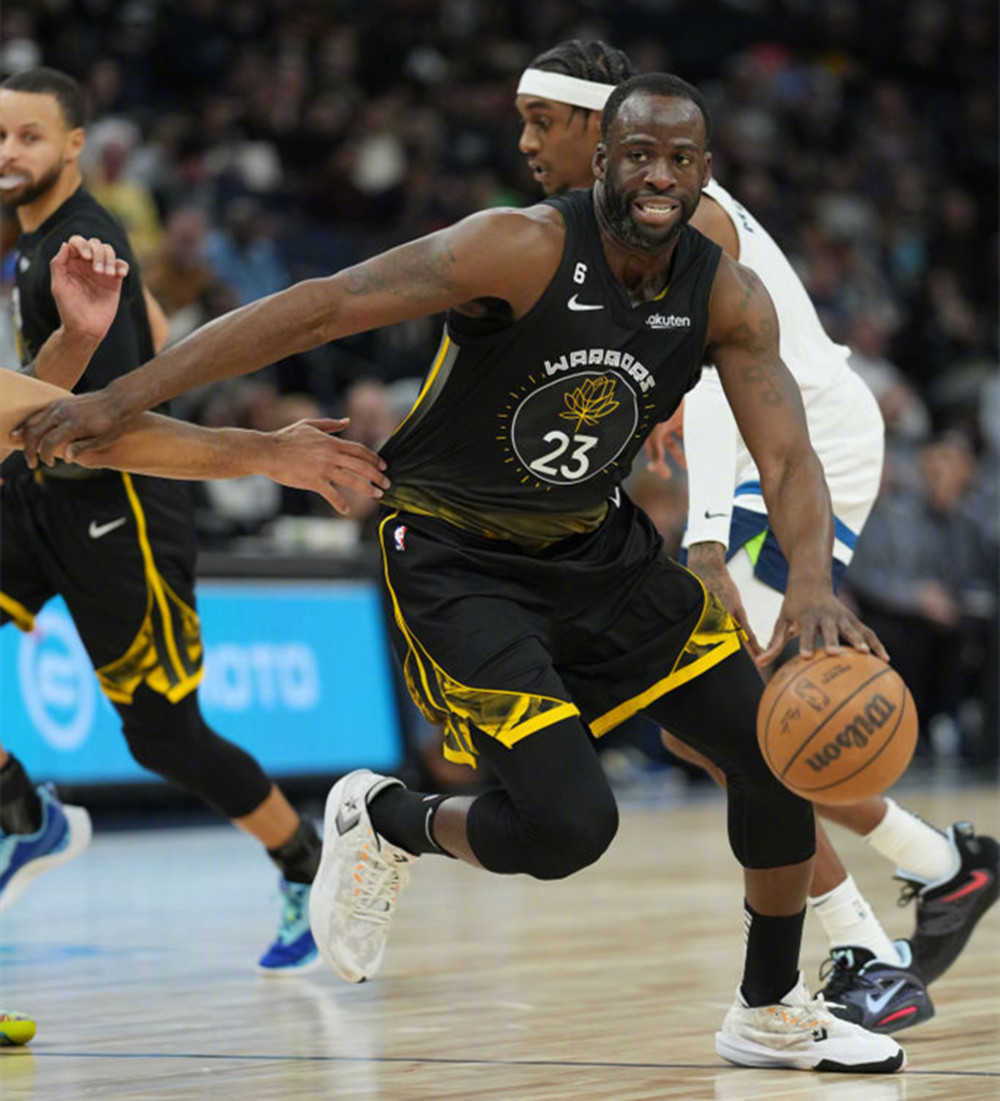 森林狼收割76人，米切尔成为关键先生