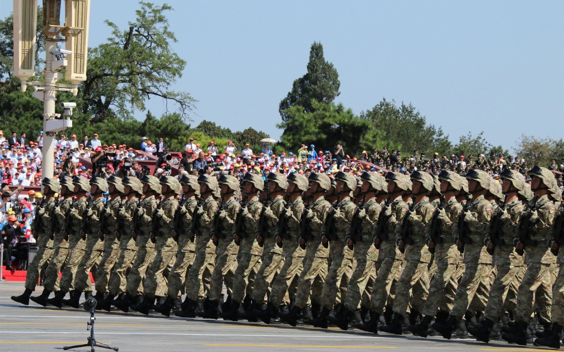 闪电刺穿蓝黑之墙,萨拉赫在梅阿查的极致个人秀