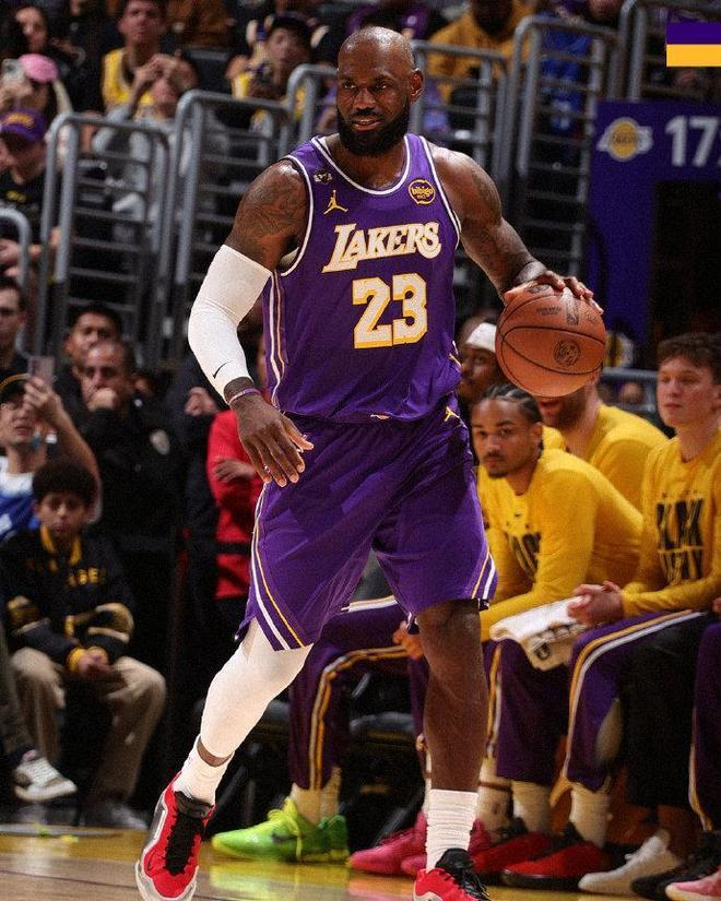 骑士提前终结悬念湖人,詹姆斯舞台越大越强 骑士提前终结悬念湖人,詹姆斯舞台越大越强